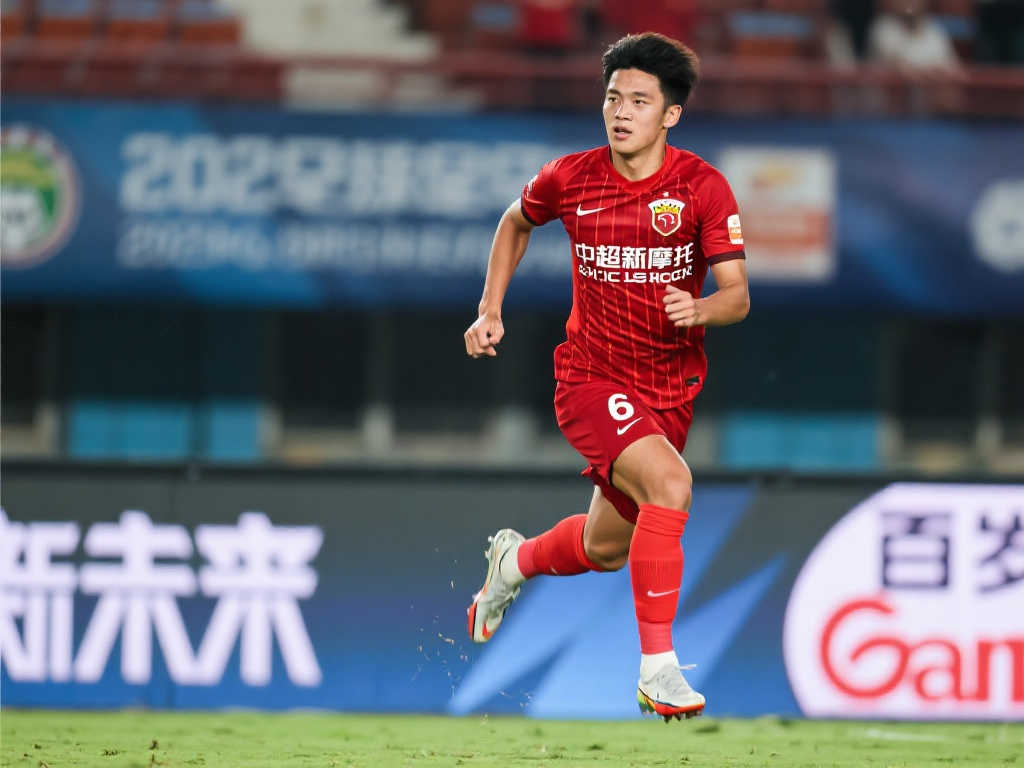 3万球迷惊叹!海港新星1V4破门,中超新摩托震撼全场 3万球迷惊叹!海港新星1V4破门,中超新摩托震撼全场