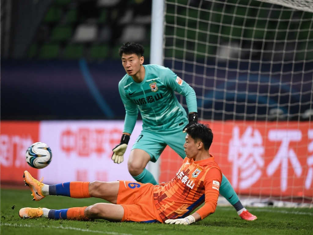 惊天决定！崔康熙痛下杀手，国足门将遭弃用无缘报名，9战失16球！